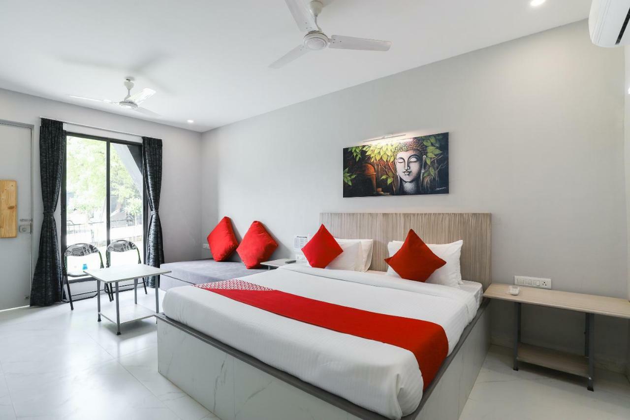 Oyo 48991 Serene Cottages And Resorts ヴァドーダラー エクステリア 写真